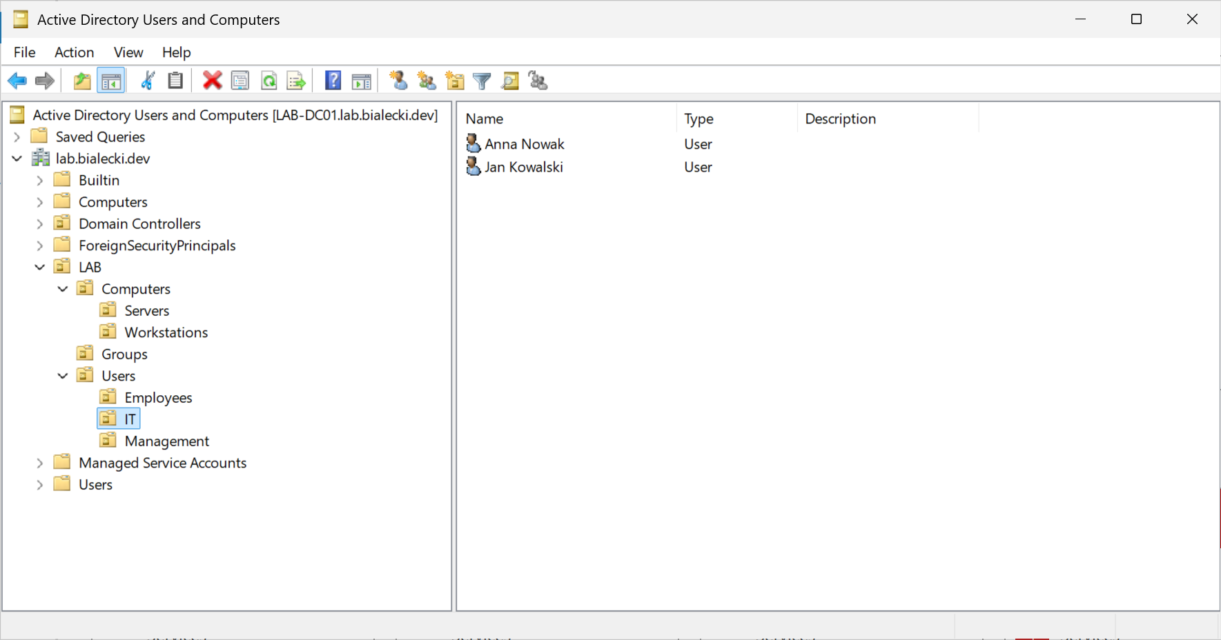 Active Directory Users and Computers on Windows Server 2025